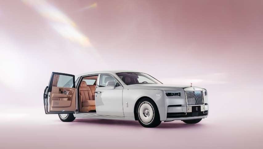 Ann Gzellii: Rolls-Royce Phantom Cherry Blossom