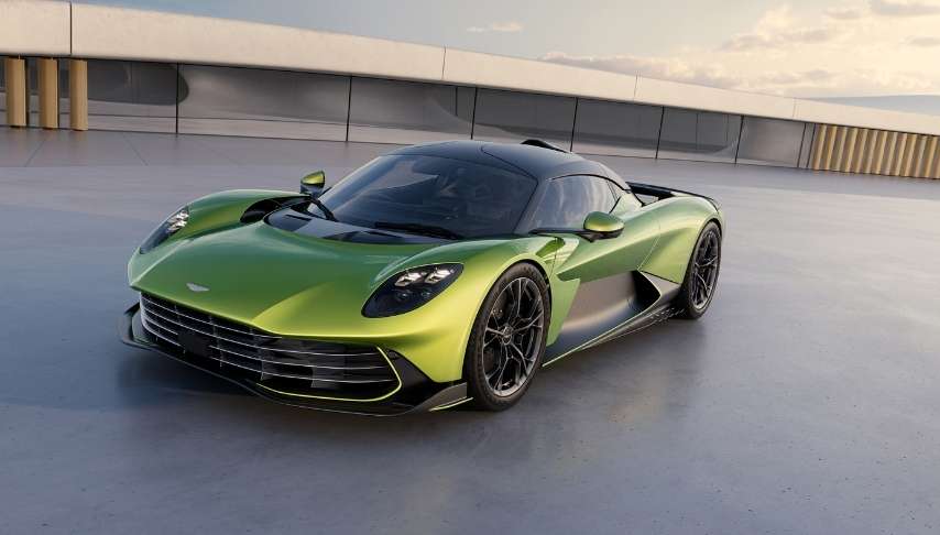 Aston Martinden yeni bir sper spor otomobil: Valhalla