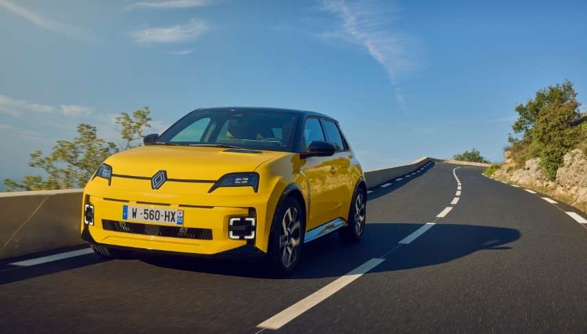 Tamamen elektrikli Renault 5 test srne kt